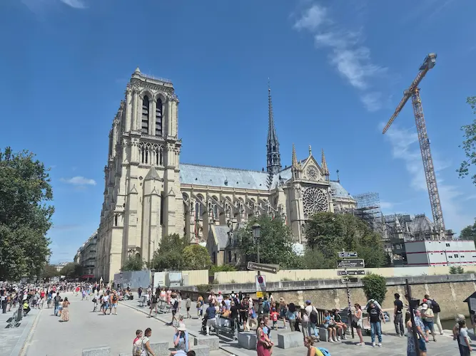 Andrea and Gary exploring Paris before their AmaWaterways Seine river cruise